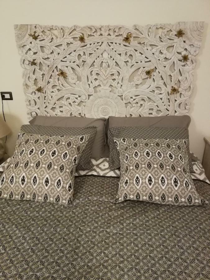 Casa Di Gio - Duomo Apartment Napoli Bagian luar foto